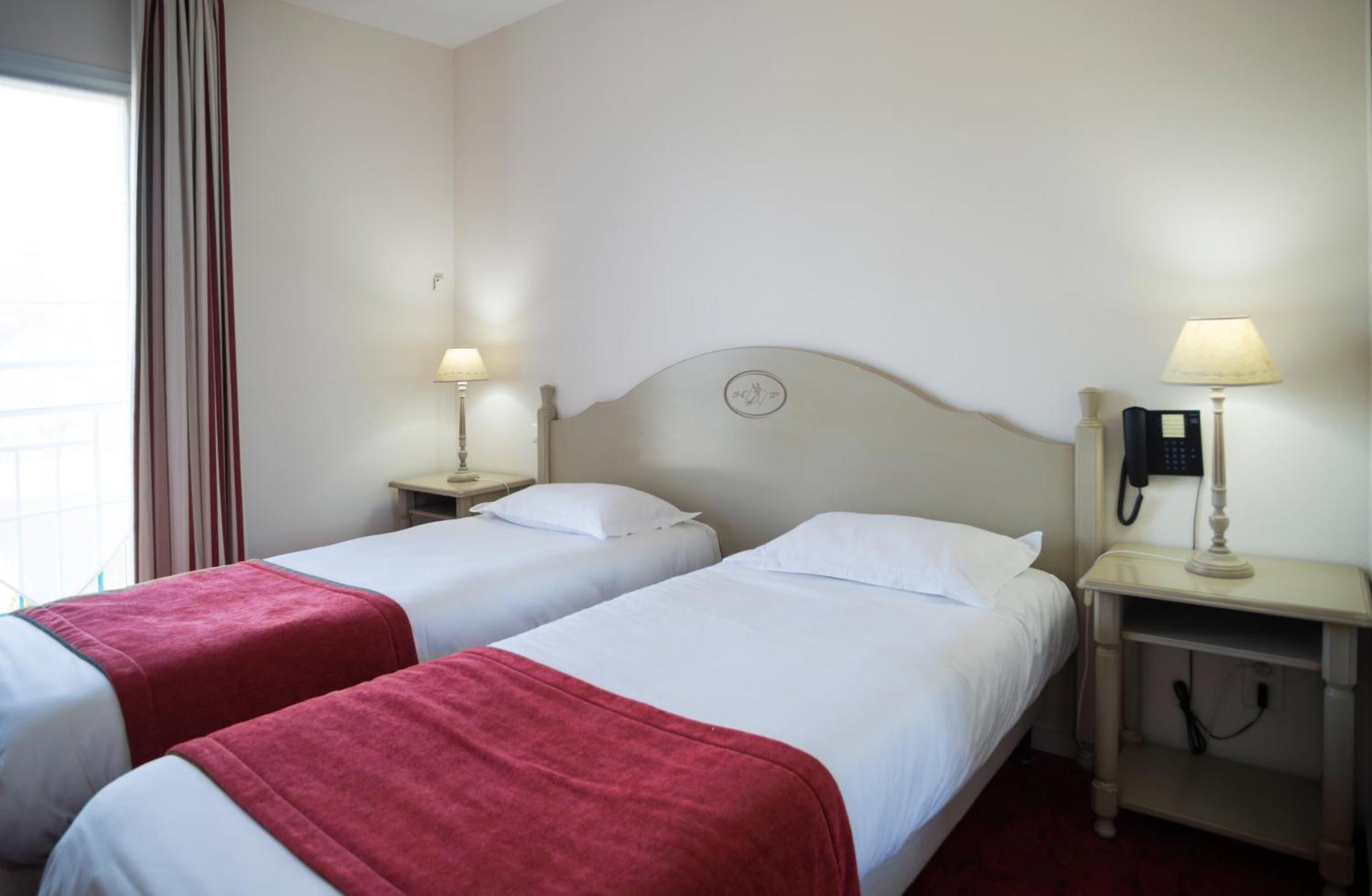 נוז'ה לה-רוטרו Brit Hotel Du Perche מראה חיצוני תמונה